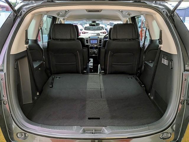 Mazda MPV 2012 — фото автомобиля 1