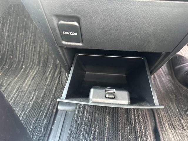 Toyota VELLFIRE 2017 — фото автомобиля 1
