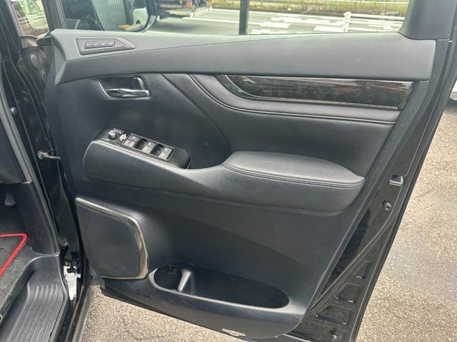Toyota ALPHARD 2016 — фото автомобиля 1