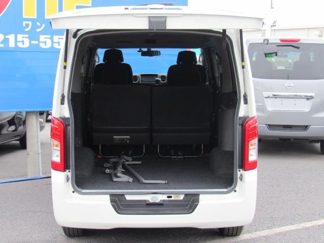Nissan NV350CARAVAN VAN 2019 — фото автомобиля 1