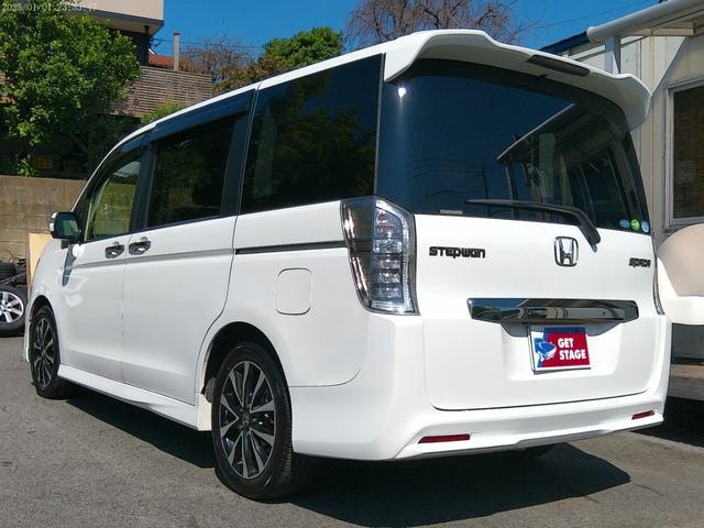 Honda STEPWAGON SPADA 2014 — фото автомобиля 1