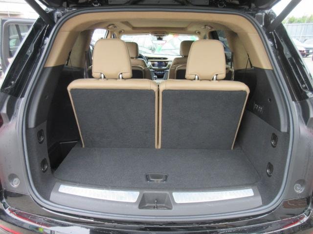 Cadillac XT6 2022 — фото автомобиля 1