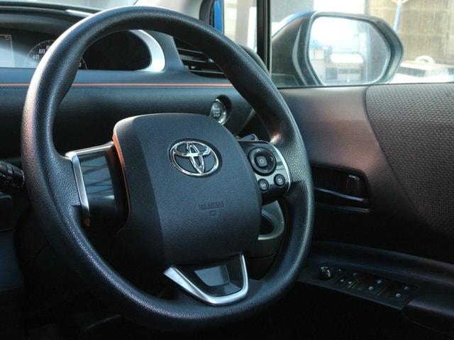 Toyota SIENTA 2015 — фото автомобиля 1