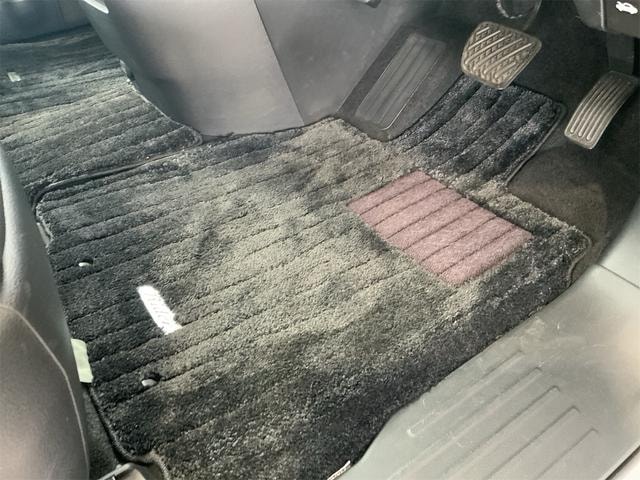 Nissan ELGRAND 2015 — фото автомобиля 1