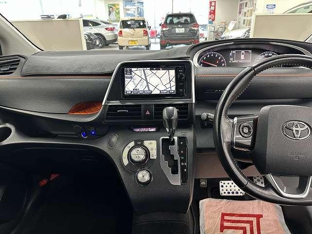 Toyota SIENTA 2015 — фото автомобиля 1