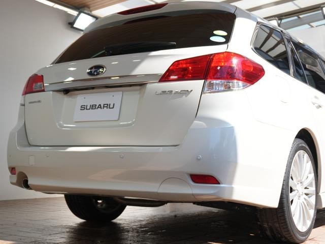 Subaru LEGACY TOURING WAGON 2011 — фото автомобиля 1