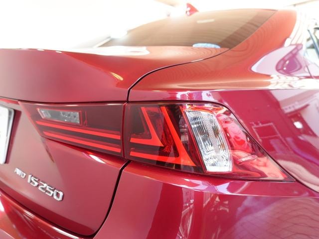 Lexus IS 2013 — фото автомобиля 1