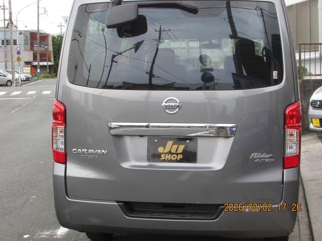 Nissan NV350CARAVAN VAN 2021 — фото автомобиля 1