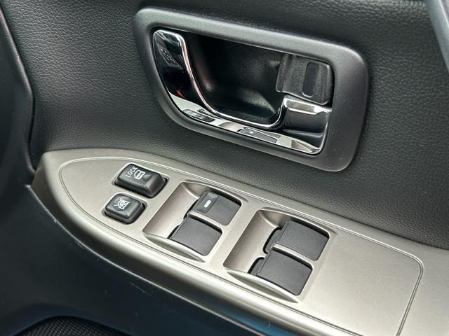 Mitsubishi PAJERO 2016 — фото автомобиля 1
