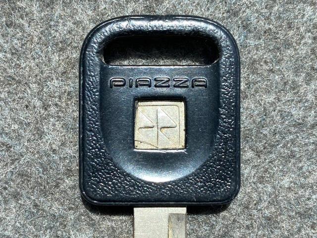 Isuzu PIAZZA 1983 — фото автомобиля 1