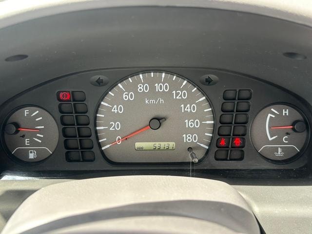 Nissan SUNNY 2001 — фото автомобиля 1