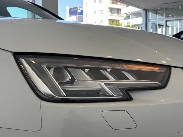 Audi A4 2019 — фото автомобиля 1