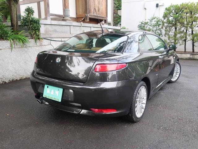 Alfa Romeo ALFA GT 2005 — фото автомобиля 1