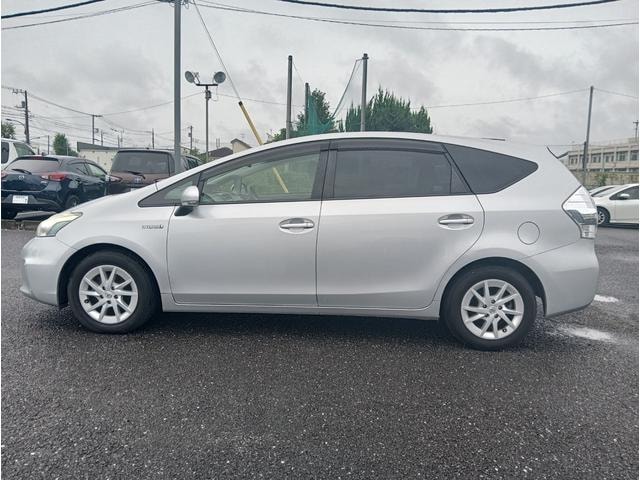 Toyota PRIUS ALPHA 2013 — фото автомобиля 1