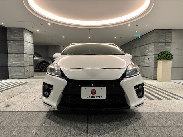 Toyota PRIUS 2012 — фото автомобиля 1