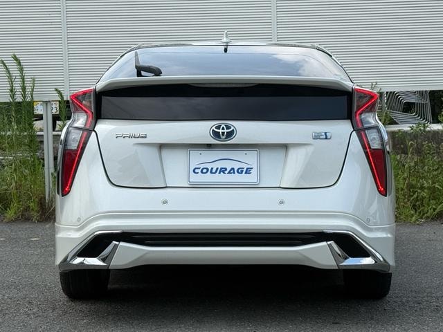 Toyota PRIUS 2016 — фото автомобиля 1