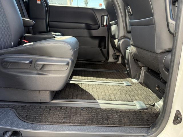 Toyota NOAH 2024 — фото автомобиля 1