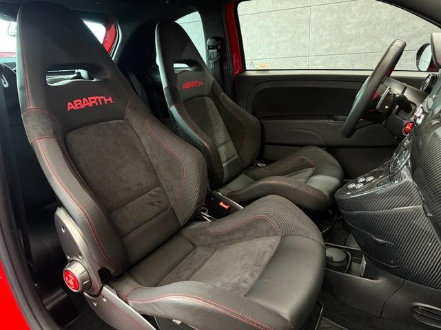 Abarth 695 TRIBUTO FERRARI 2012 — фото автомобиля 1