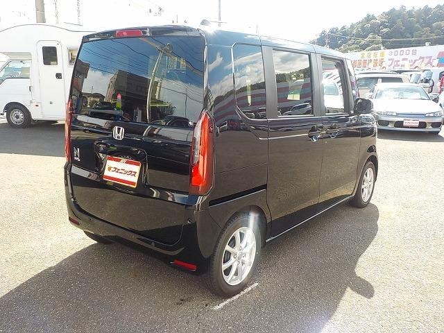 Honda N-BOX 2024 — фото автомобиля 1