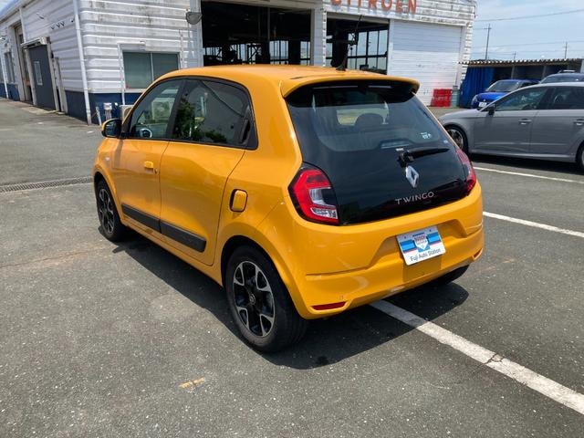 Renault TWINGO 2020 — фото автомобиля 1