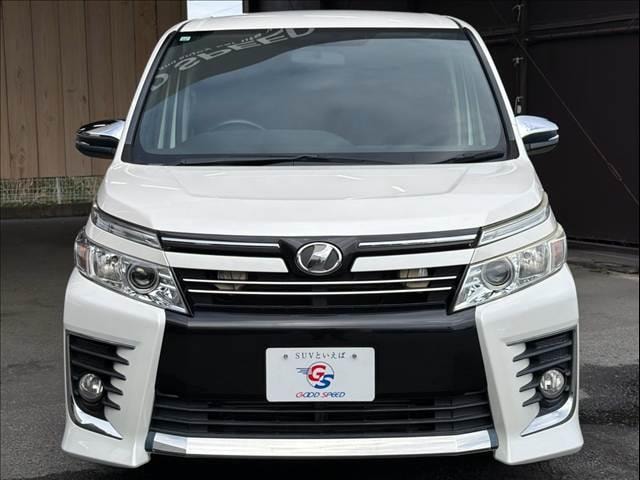 Toyota VOXY 2015 — фото автомобиля 1
