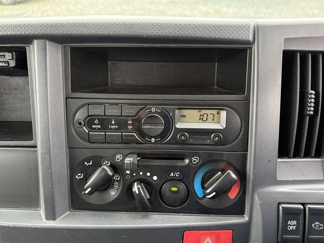 Isuzu ELF TRUCK 2019 — фото автомобиля 1