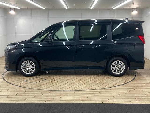 Toyota NOAH 2025 — фото автомобиля 1
