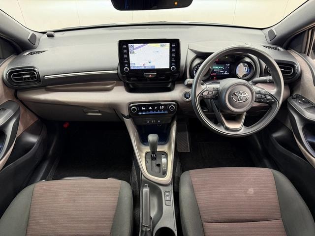 Toyota YARIS 2022 — фото автомобиля 1