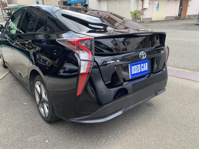 Toyota PRIUS 2016 — фото автомобиля 1