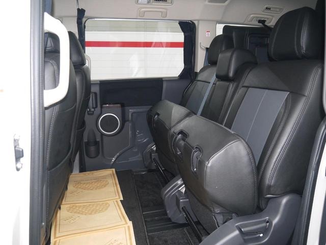 Mitsubishi DELICA D:5 2016 — фото автомобиля 1