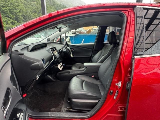 Toyota PRIUS 2016 — фото автомобиля 1