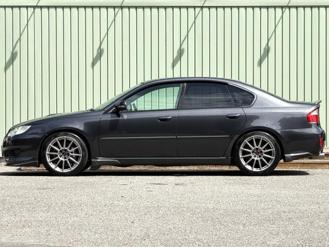 Subaru LEGACY B4 2006 — фото автомобиля 1