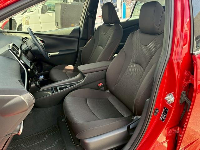 Toyota PRIUS 2019 — фото автомобиля 1