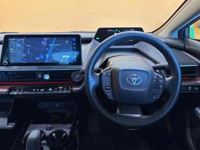 Toyota PRIUS 2023 — фото автомобиля 1