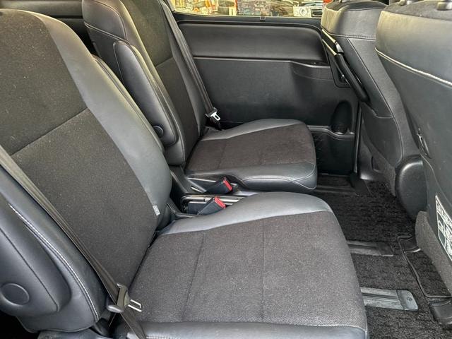 Toyota NOAH 2018 — фото автомобиля 1
