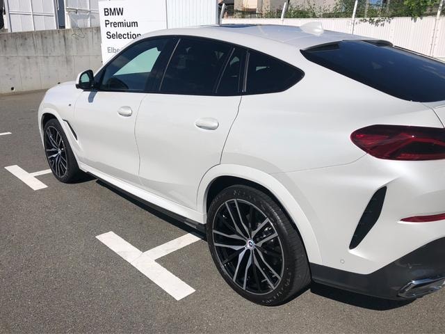 Bmw X6 2022 — фото автомобиля 1