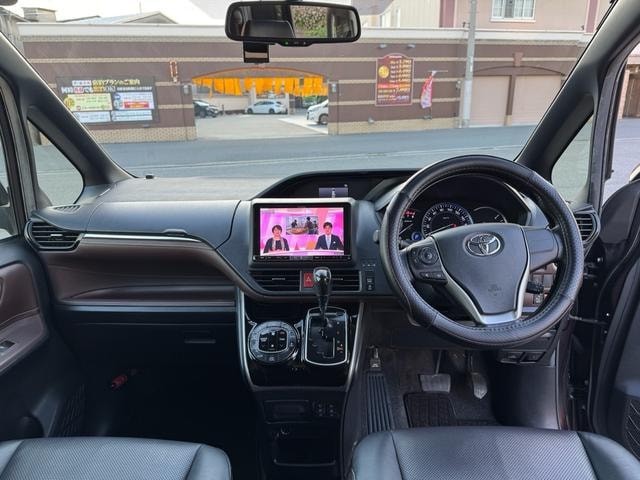 Toyota ESQUIRE 2014 — фото автомобиля 1