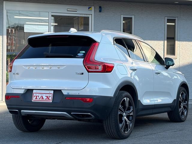Volvo XC40 2020 — фото автомобиля 1