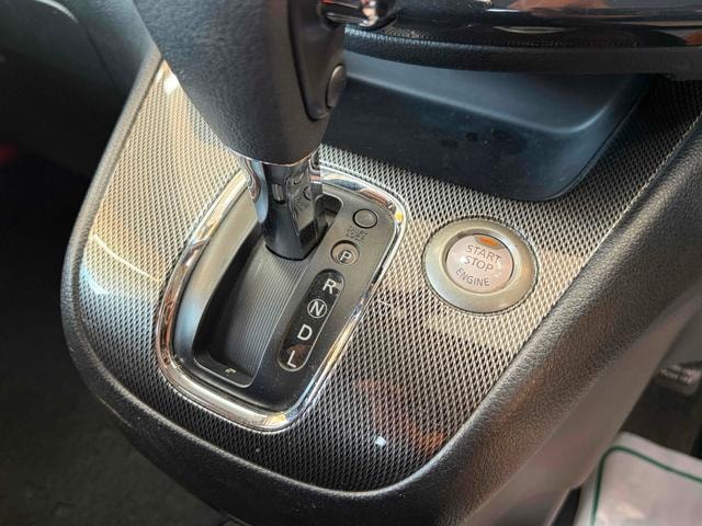Nissan SERENA 2012 — фото автомобиля 1