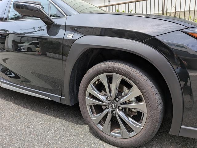 Lexus UX 2021 — фото автомобиля 1