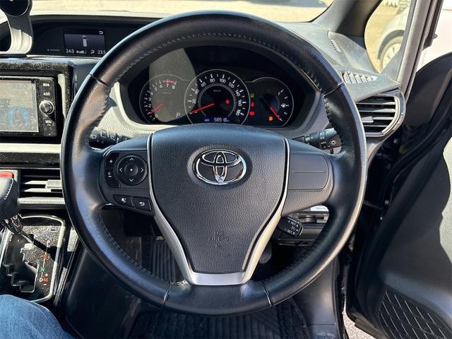 Toyota NOAH 2017 — фото автомобиля 1