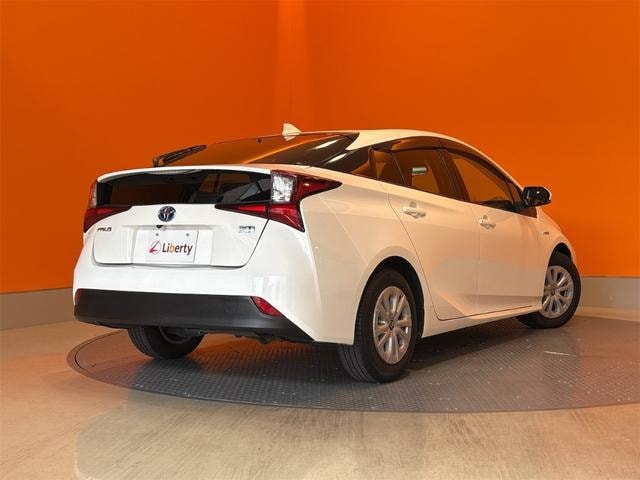 Toyota PRIUS 2019 — фото автомобиля 1