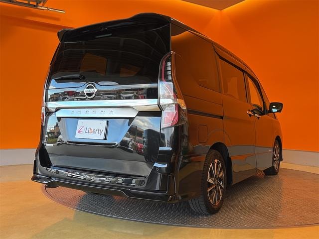 Nissan SERENA 2022 — фото автомобиля 1