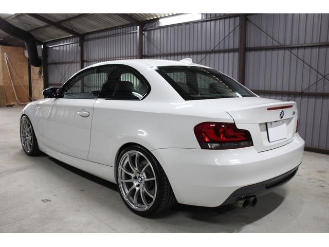 Bmw 1 SERIES 2011 — фото автомобиля 1