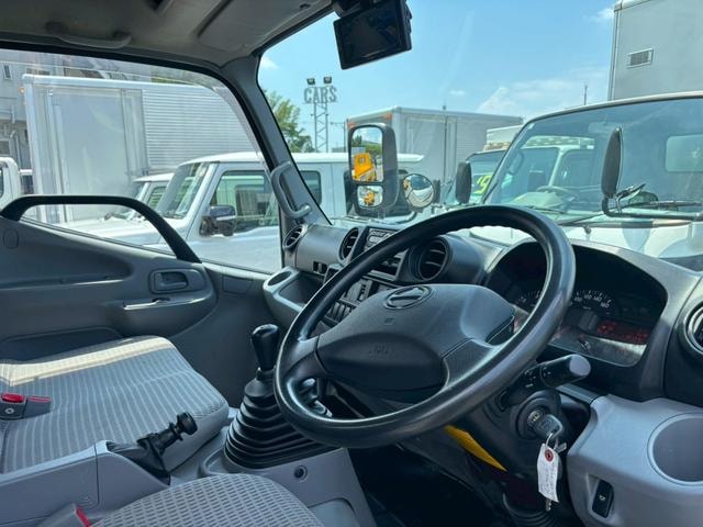 Hino DUTRO 2018 — фото автомобиля 1
