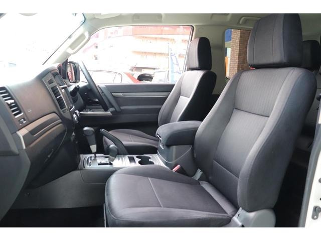 Mitsubishi PAJERO 2015 — фото автомобиля 1