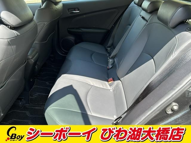 Toyota PRIUS 2021 — фото автомобиля 1