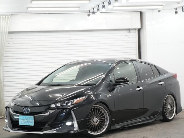 Toyota PRIUS PHV 2020 — фото автомобиля 1