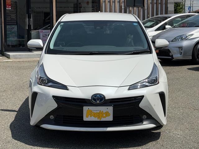 Toyota PRIUS 2019 — фото автомобиля 1
