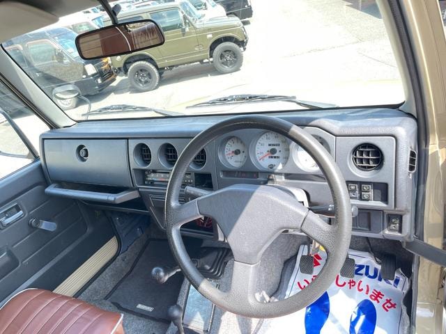 Suzuki JIMNY 1996 — фото автомобиля 1